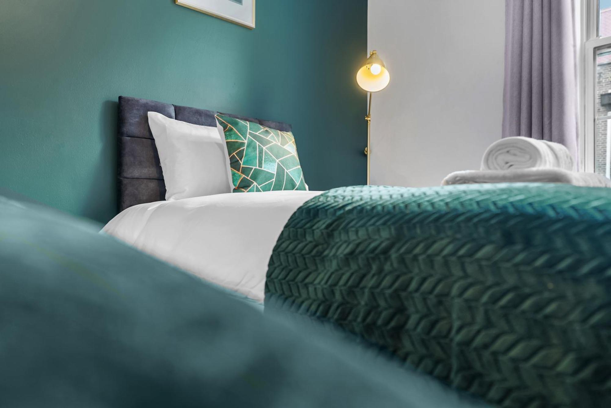 Chic 2 Bedroom Apartment Near Liverpool Street By Gold Stays Londra Dış mekan fotoğraf